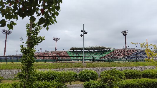 球場内景(外野フェンス外から)